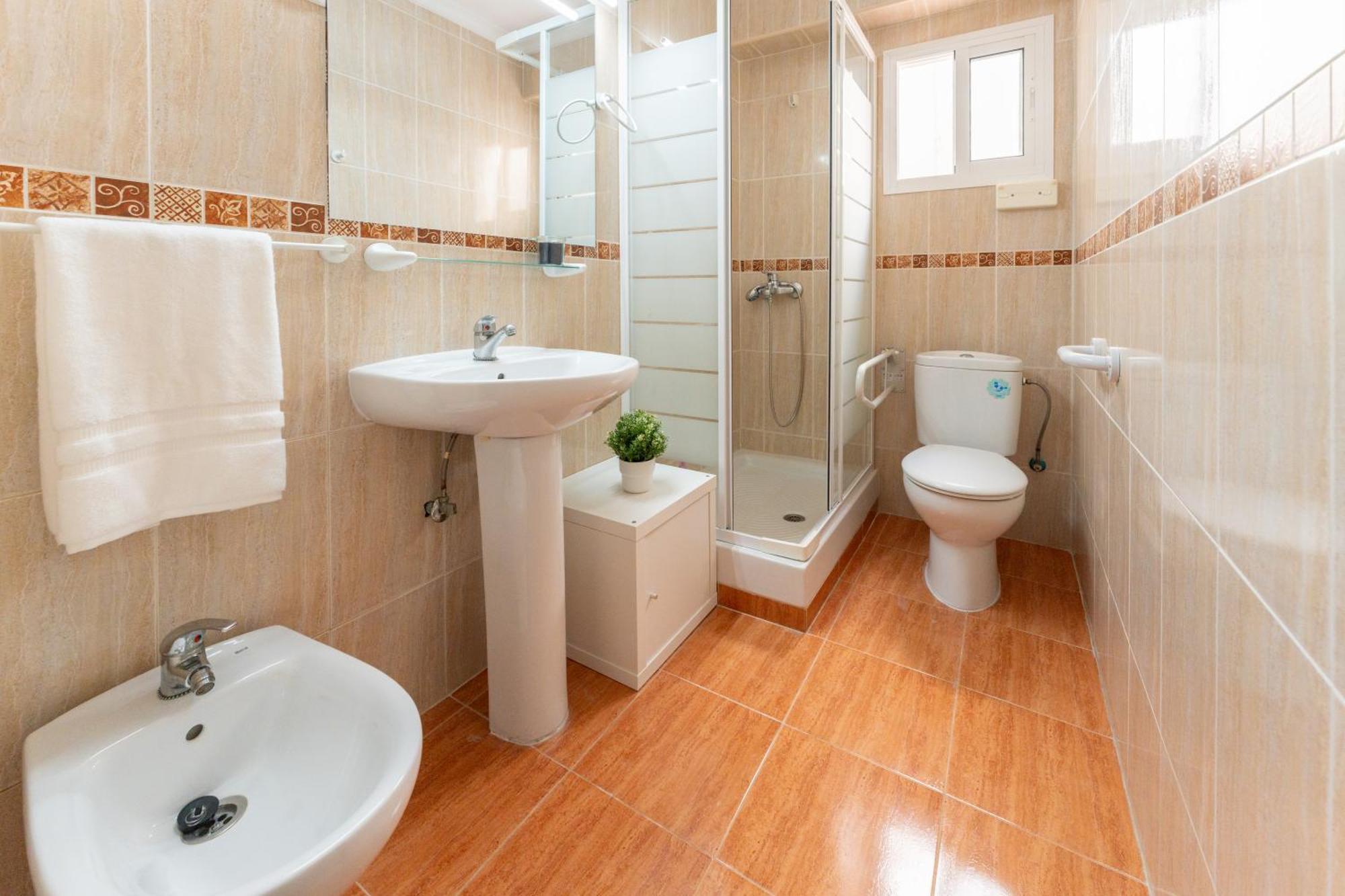 Malaga Lux Oasis - Modern 3Br, Fast Wifi, Smarttv Apartment Luaran gambar